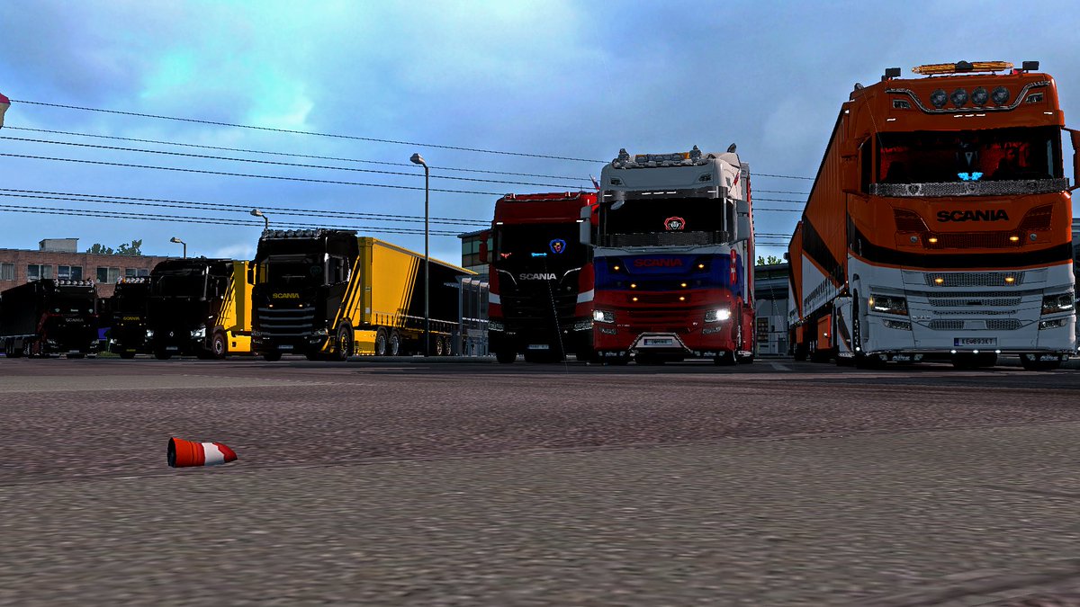 BCTransport_VTC's tweet image. Yesterday we attended Pries March Convoy, it was very good and smooth convoy, we enjoyed it also it was nice to meet Pries members right after the convoy on CD Road while driving with our good friend Dominik and RLC Mangiskills.

Best Regards B&amp;amp;Č Transport