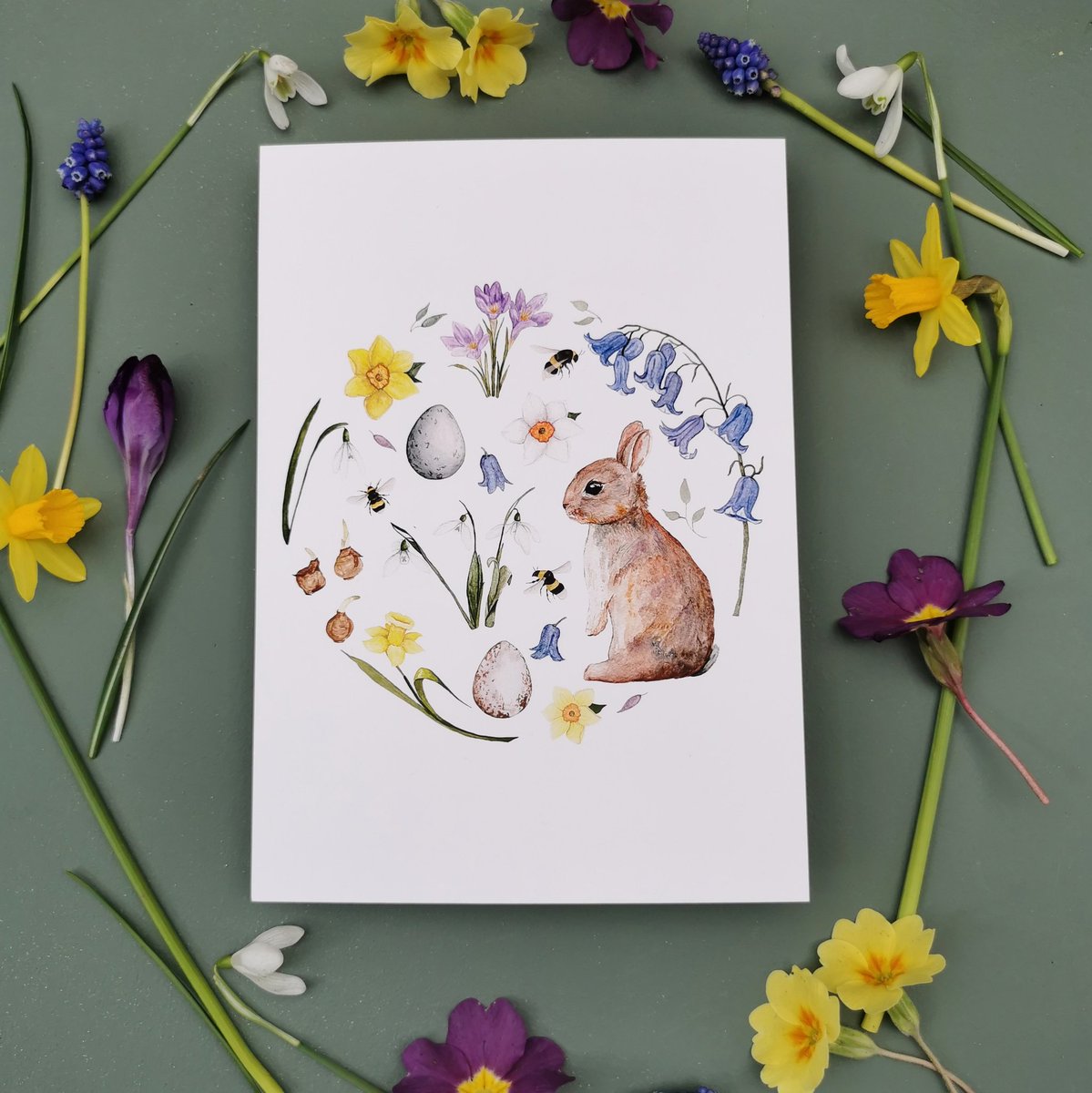 Hi #UKGiftAM I hope the sun is shining where you are! This week I launched my new Spring collection of artwork, cards &amp; stationery 🖌️ They make great #giftideas for #Spring &amp; #Easter 🐰 Below is my Spring Bunny art print also available as a card!
#UKGiftHour #SpringEquinox #Etsy