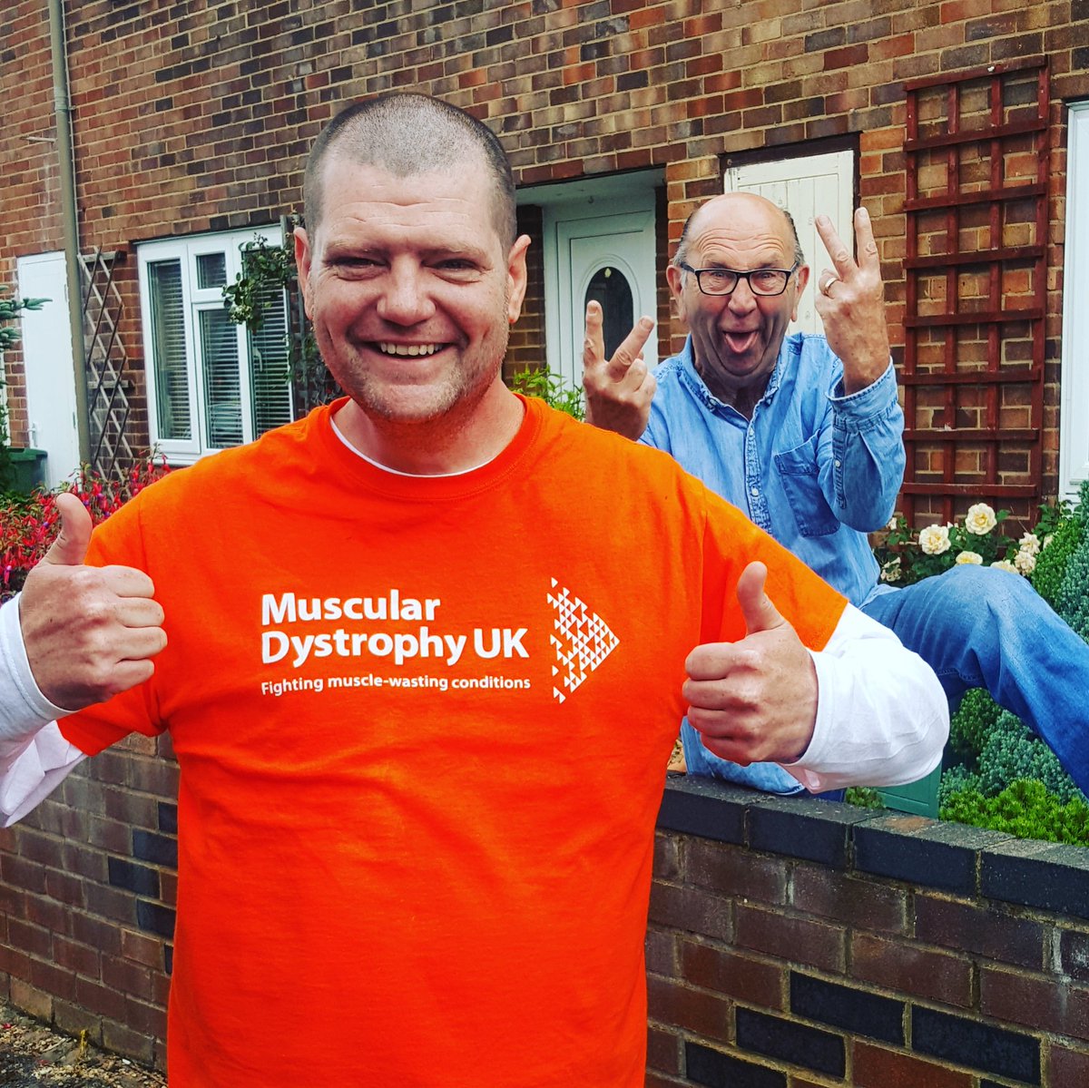 MusclesMartin's tweet photo. Hopefully 2 weeks today I'll have my Mum &amp; Dad here for Easter BBQ!

I honestly cannot wait to share a beer with my Dad and just chat about football and other rubbish.

Have a great Sunday people!   x

#PositiveVibrations https://t.co/ICWoNa81Ea