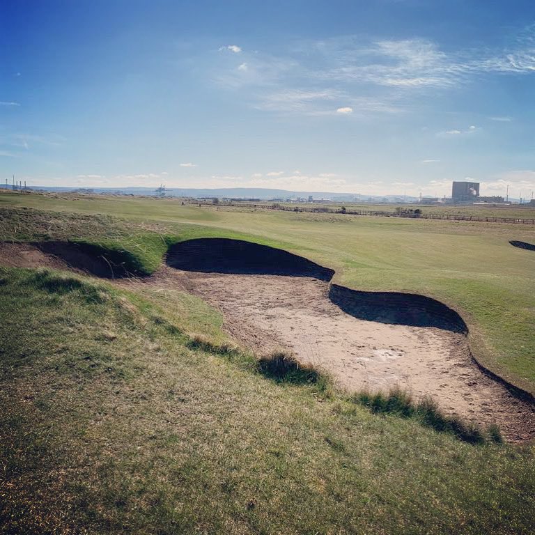 SeatonCarewGC's tweet photo. 🏌️‍♀️The new fairway bunker on the second is taking shape!
☝🏻Like this pic if you think you’ll end up in this big bunker very soon
🙌🏼 only eight days until you will be getting that sand wedge out
#brabazon #seaton #mackenziegolf #bunker #sandtraps #golfcourseconstruction https://t.co/9IbyZR7C3X
