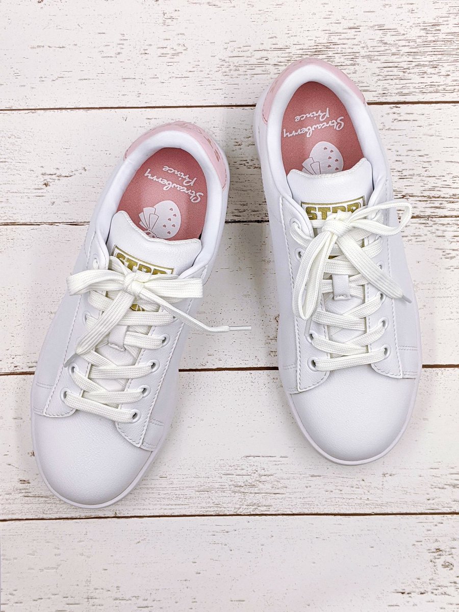 stpr_spinfo's tweet photo. 🍓STPR LOW CUT SNEAKER👟
WHITE / BLACK / PINK
全3色で登場！✨

🍓STPR APPAREL🍓
特設ページはコチラから‼︎
https://t.co/fc2ouYrYG7 https://t.co/iQnX6s6fNE