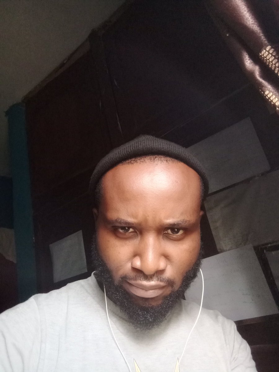 Nelchizzy1's tweet image. How u like me now?
Shaved = too serious.
Unshaved = mr Funkitude

#funkitude #mrfun #mrfunkitude