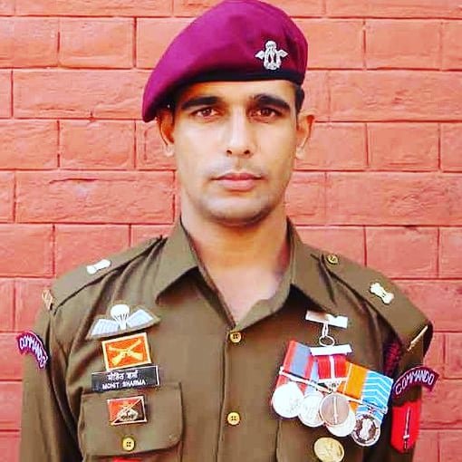 DaggerSaurabh's tweet photo. Remembering Maj Mohit Sharma 1Para SF ,Sena Medal, Ashoka Chakra(P)on his balidan diwas.He lived with terrorists for 2 week's &amp; killed them singlehandedly. He made supreme sacrifice during  an encounter with terrorists in  Kupwara sector of J&amp;K🙏
#KnowYourHeroes 🇮🇳 https://t.co/K35bJslocd
