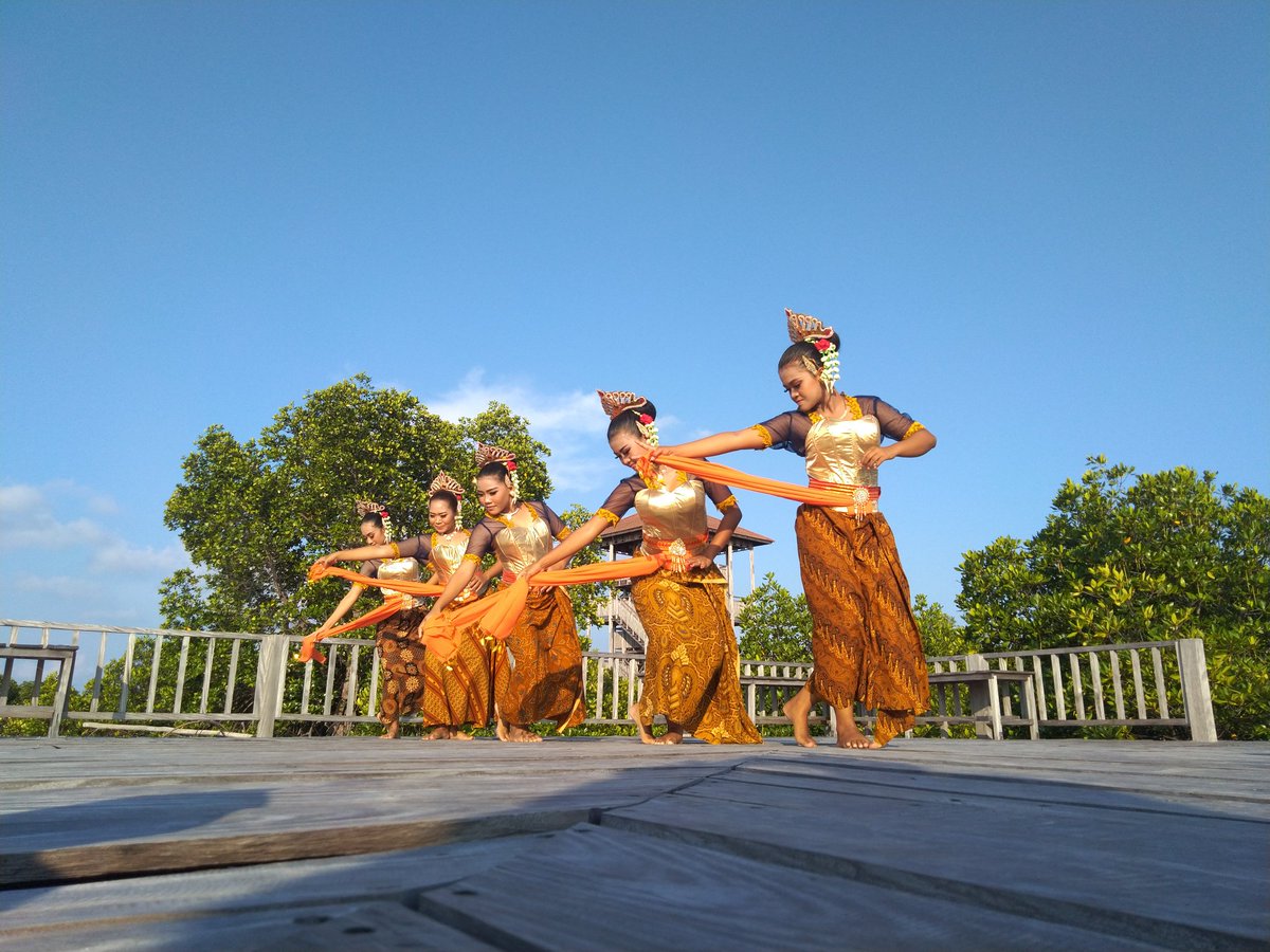 SDanangdjoyo's tweet photo. Virtual 
Purnama merindu #6 
#Dance #Karimunjawa https://t.co/rdjXBOpKiL