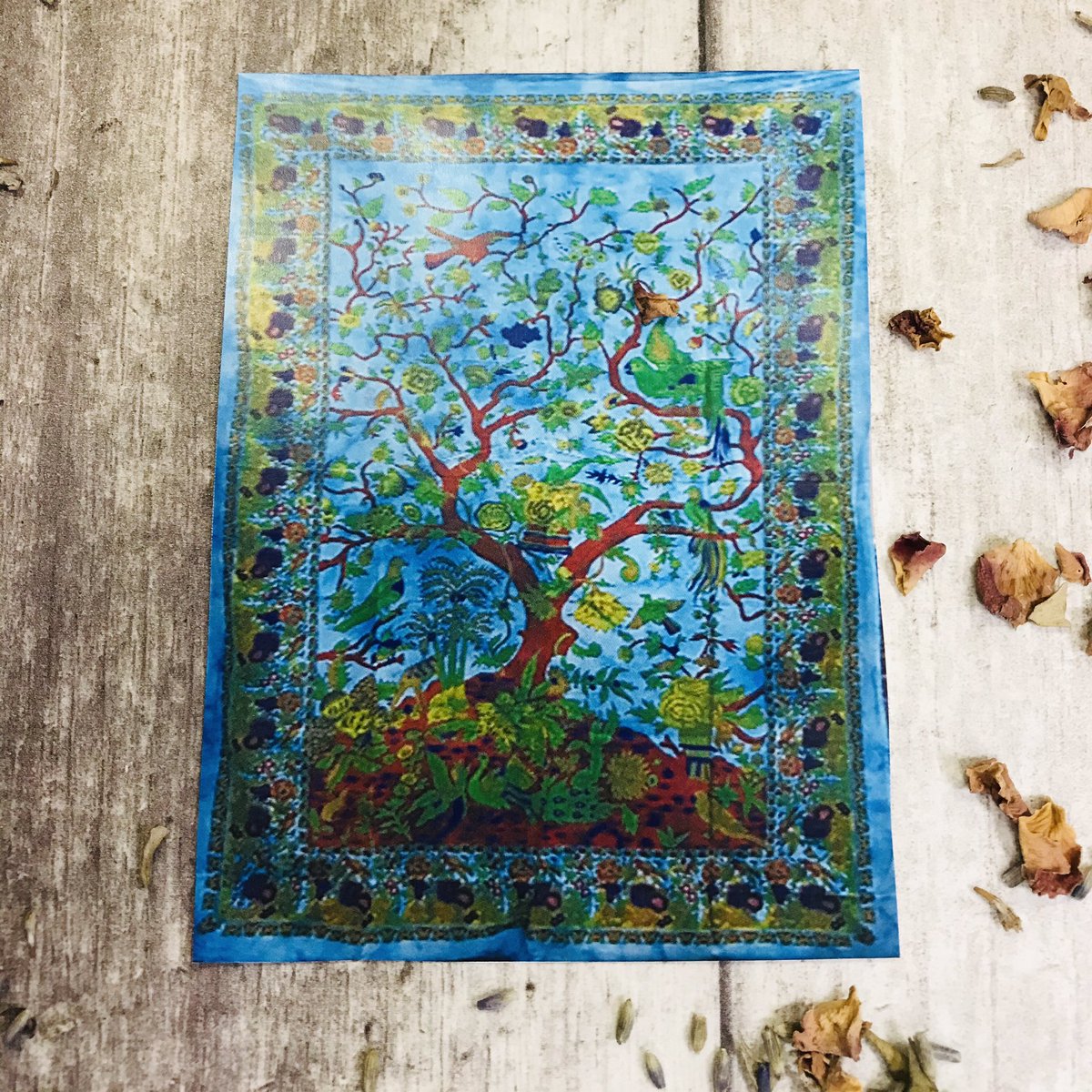 Morning #UKGiftAM #UKGiftHour these lovely tree of life cloths now listed at mommaparker.com which is your favourite #MHHSBD