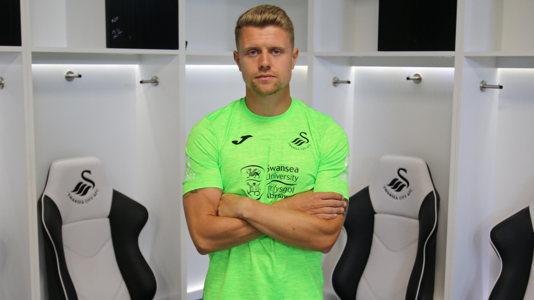 Happy Birthday to defender Jake Bidwell who is 28 today  
