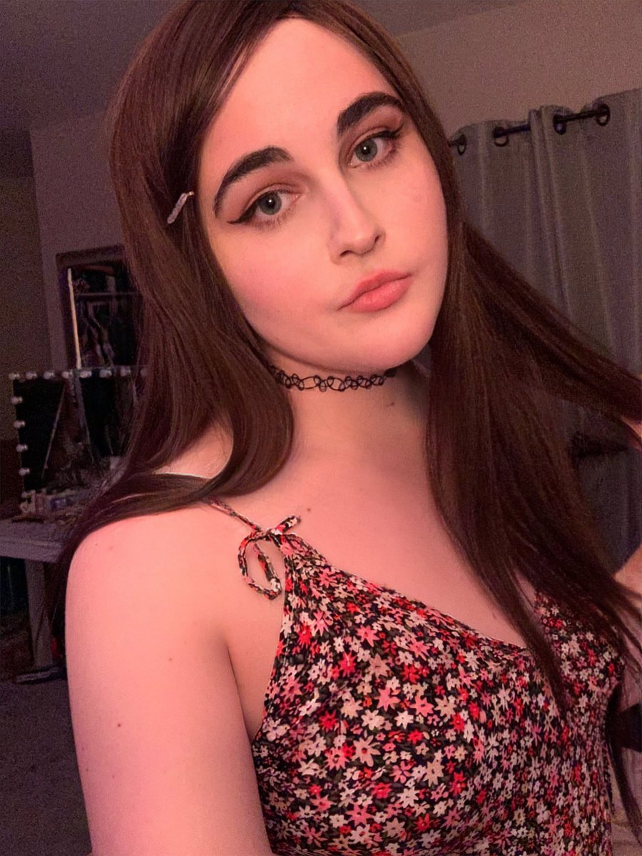 claireabella 🏳️‍⚧️♡ on X: RT if im cute enough 2put a ring on #tgirl #mtf  #brunette t.coQ1OIU6XZIJ  X