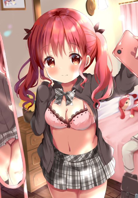 高校生になって新しく下着を買ったメグちゃんの自撮り🐰 