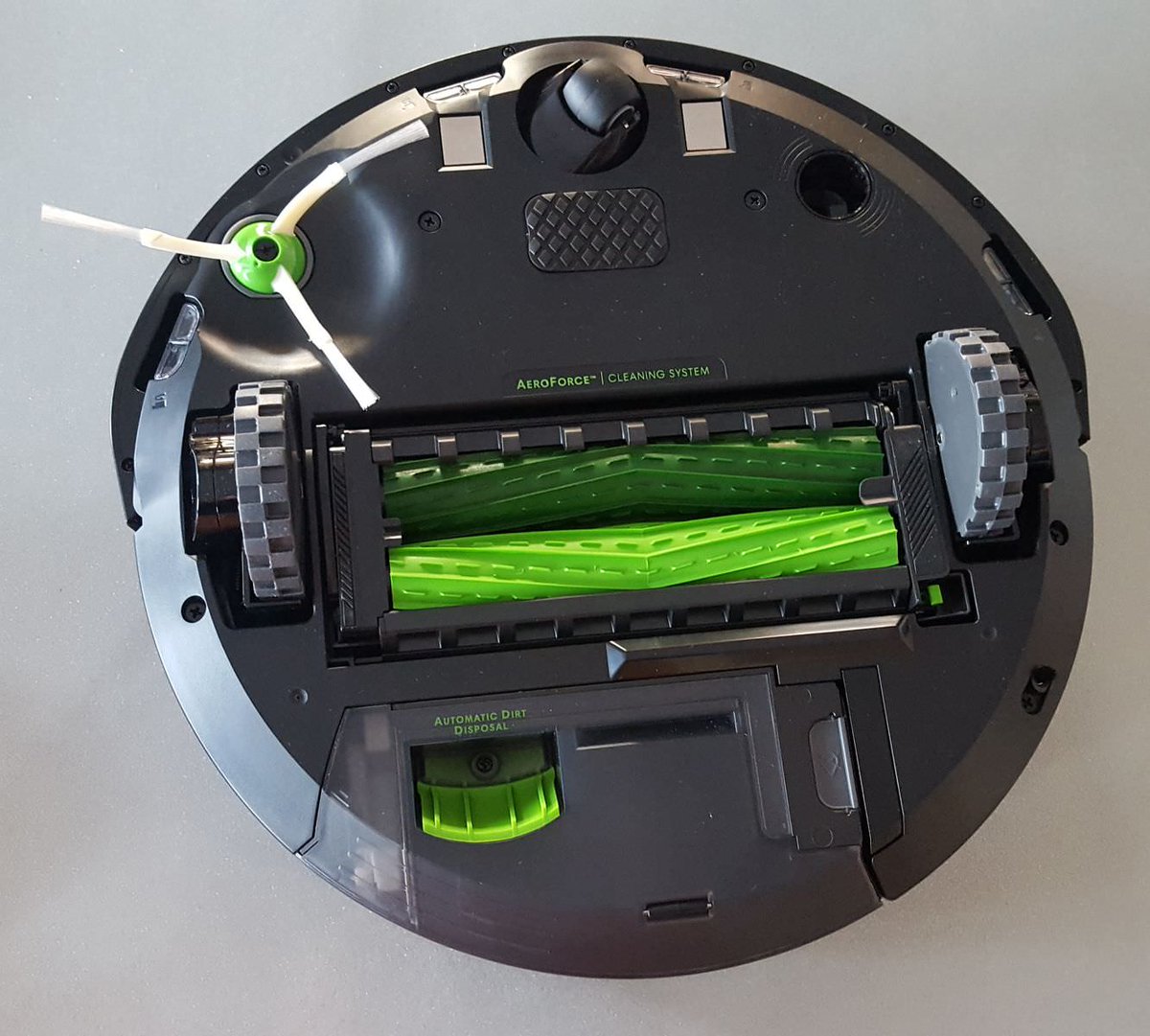 PassionsByCath's tweet photo. Le ménage = CORVEE & PERTE DE TEMPS !!!
Et puis, il y a 15 jours, est arrivé à la maison un nouvel allié, le @iRobot Roomba i3+
Et ma vie a changé !!!
Enoooorrrrme gain de temps !
#iRobotLove #irobotinsiders
#ByCathTestForYou #passionsbycath
@iRobot_FR @TheInsidersFr https://t.co/Yj26ZWmy9m