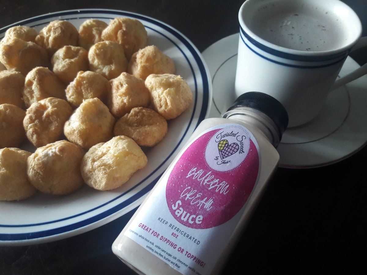 g_occasions's tweet photo. Bourbon Cream Sauce with Cream Puffs because, why not? #bourbonsauce #desserts #seattlegoodies #asiandesserts https://t.co/qbZtvXZPQt