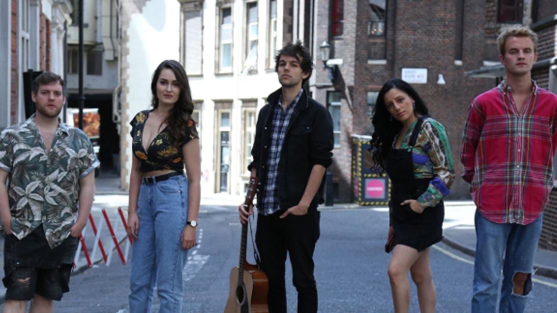 BoxOfficeRadio's tweet image. They will also have the entire cast of the smash hit FIVER Musical, Alex James Ellison (@lexjamesellison), Luke Bayer (@lukebayer), Aoife Clesham (@aoifeclesham), Hiba Elchikhe (@Hibstah) and Dan Buckley joining too! That and more all from 6pm on Box Office Radio! 🎶