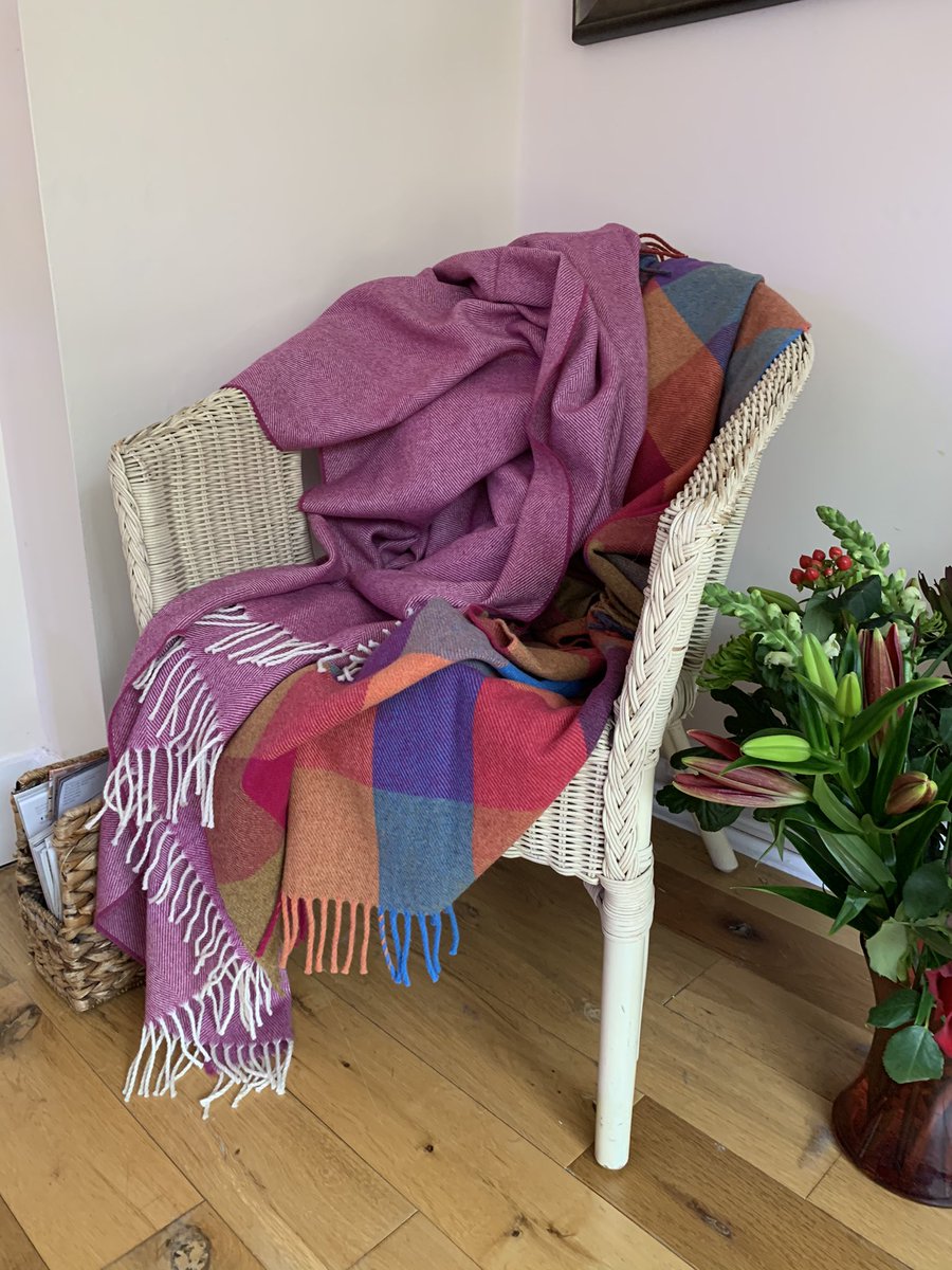 Another great colour combination in traditional herringbone style. These are weaved to last. We’ve been using a couple of these on our sofas daily for the past 10 years in house of four, of which two are kids. Love them both. Err, kids too:) ⁣
.⁣
.