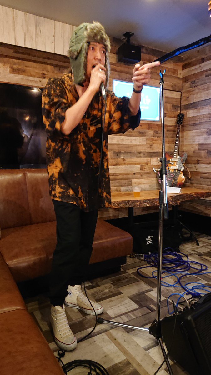 hypkt's tweet photo. #セクマシ!! もーりーソロライブ三変化!(笑)
3曲目でギターを置くのはいつもの事!(笑)
#KOKOBAKIA
#PlayingTalk
#心斎橋ROCKUP
#おしゃれもーりー https://t.co/GKrmJI6VCK