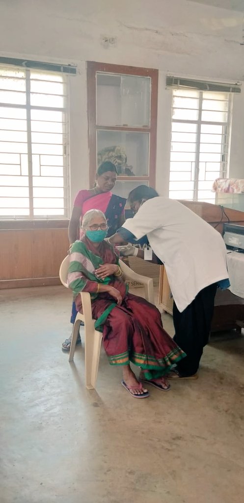 Vaccination camps are ongoing across panchayats in blocks of Ranchi today. We aim to cover max possible beneficiaries of 60 yrs+ & 45 yrs+ with comorbidites through these camps. #VaccinationDrive #COVID19Vaccine @MoHFW_INDIA @HemantSorenJMM @JharkhandCMO @BannaGupta76