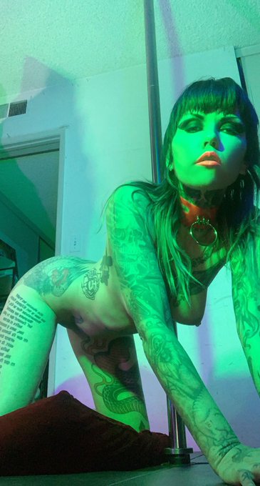 Nobody knows I&rsquo;m an alien https://t.co/TNYhtY9DuR<a href="/tag/linneaquigley"class="tags"><span>#linneaquigley</span></a><a href="/tag/nightofthedemons"class="tags"><span>#nightofthedemons</span></a>