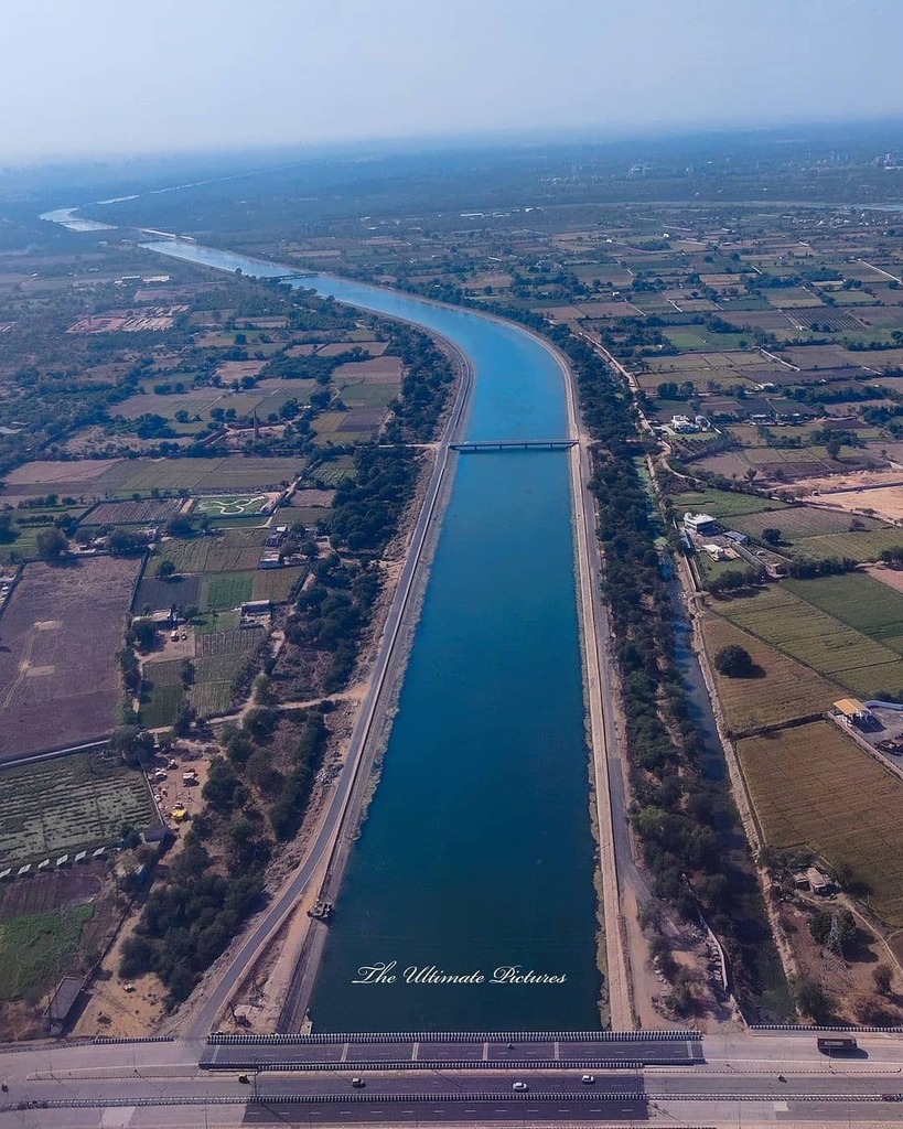 Aerial View ❤️

Pc: @lifewithcanon

.
#maruamdavad #aerialview #aerialphotography #topview #pixelpanda_india #india_undiscovered #instaindia #maibhisadakchap #travelphotography #netgeotravel #nustaharamkhor #instaamdavad #instagramhub #amazingamdavad #ex… instagr.am/p/CMY22cbD7c5/