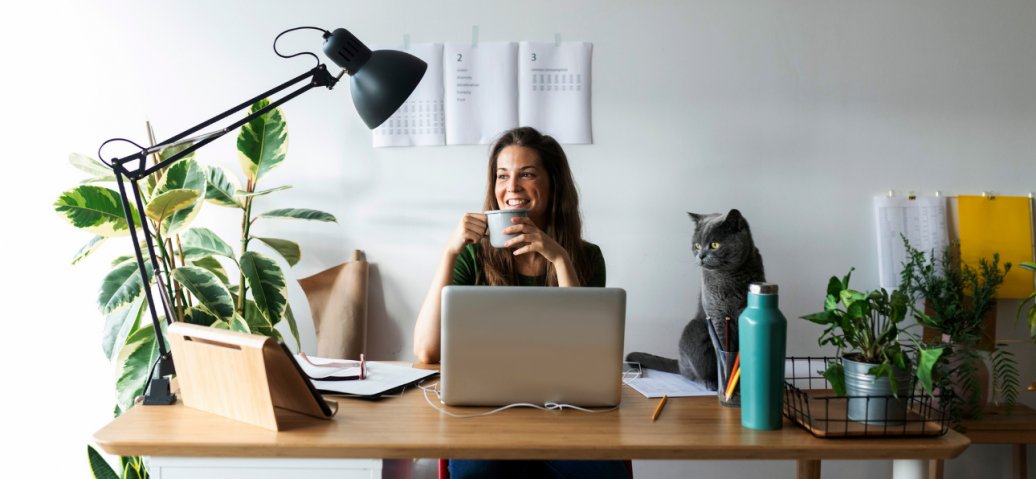 LisaH_Jackson's tweet photo. Creating a healthy employee experience is what it's all about! Digital wellness matters and is important for companies to design well-being in culture, physical space &amp; digital space.  Learn more! @citrix #CtrixWorkspace  @CitrixCircle #mobileworkspaces https://t.co/LGy717TclD https://t.co/kcv8AI1DT6
