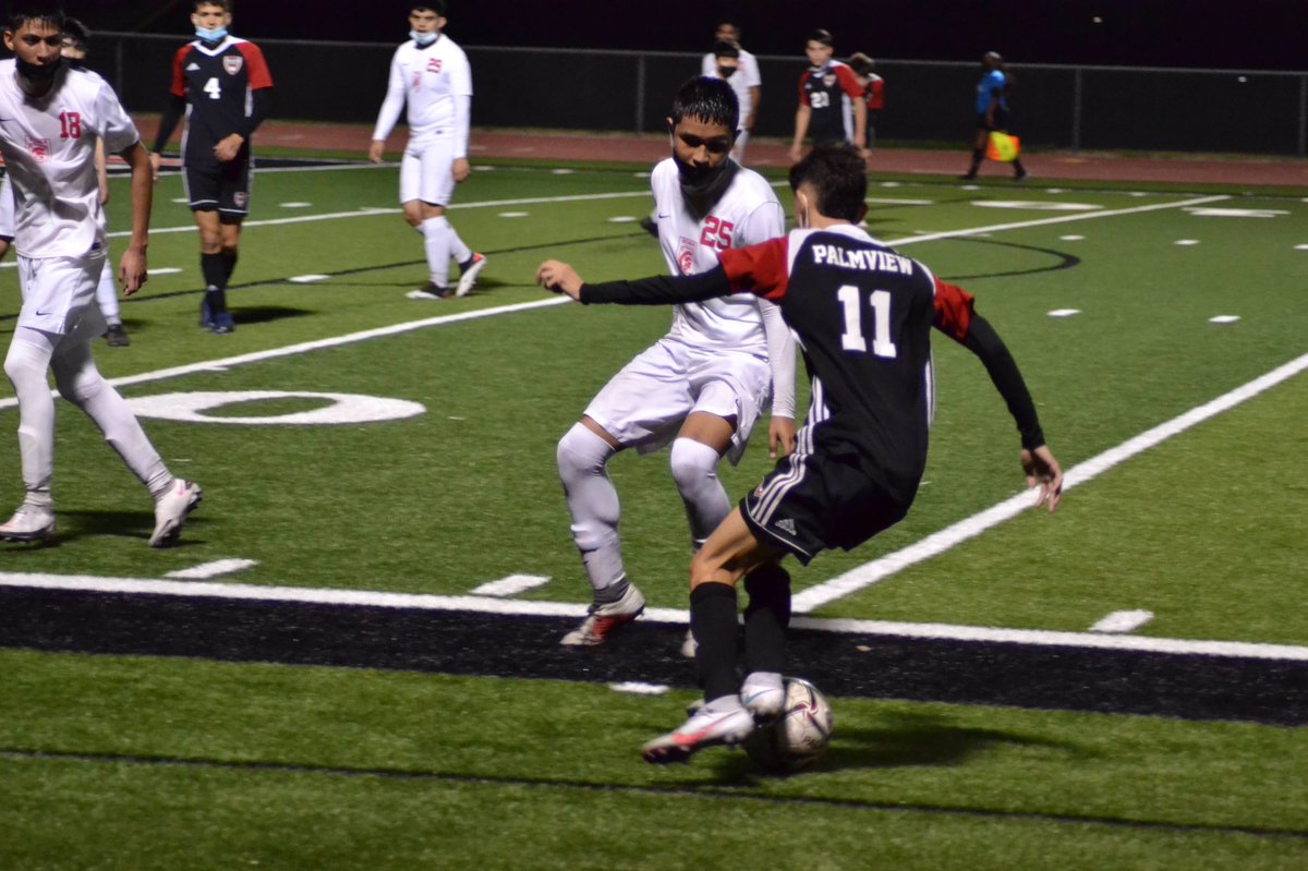 lorenzo_tijer12's tweet photo. Palmview 4 vs 2 Roma
Goals by:
Delvin Gomez-3
Nicolas Gonzales-1 #palmviewhighschool #romahighschool #lobosnation #lajoyaisd #riograndevalley #sports #Soccer #photography https://t.co/WO3alJN26q