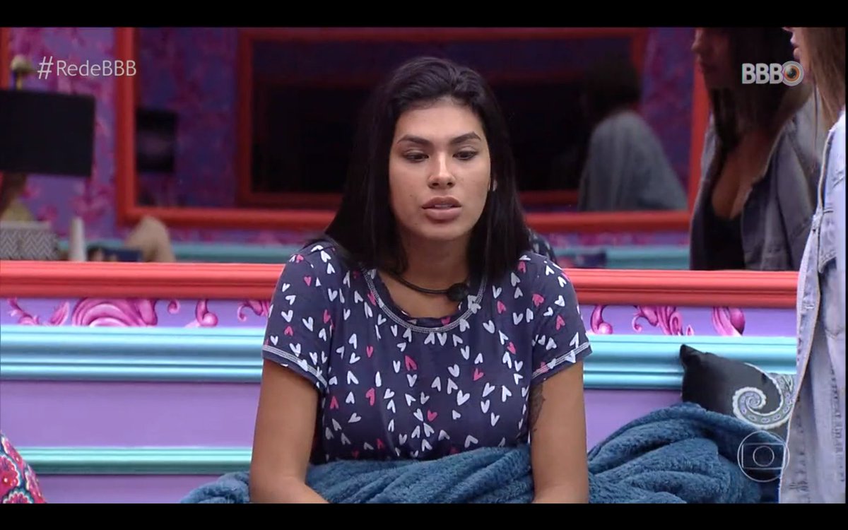 Helena_Oliv's tweet photo. A única informação útil que a Carla deu nesse paredão falso, foi pra pocah parar de usar aqueles cílios postiços horrorosos. 
#BBB21 https://t.co/j3M8K6sh3o