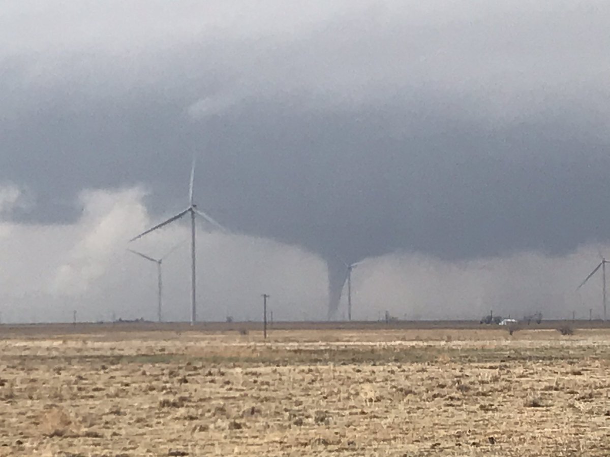 Matthew Asel (@wxmattasel) on Twitter photo Decided to put what I learned in <a href="/EAPS_SPOTTR/">Purdue EAPS SPOTTR</a> to use, thanks to @tornatrix and <a href="/Meteodan/">Daniel T. Dawson II</a>. While everyone was up near Amarillo, TX we captured this east of Hale Center, TX at 4:20pm CST. Short lived. Followed cell to the edge of the caprock, produced more but out of line of sight. Decided to put what I learned in <a href="/EAPS_SPOTTR/">Purdue EAPS SPOTTR</a> to use, thanks to @tornatrix and <a href="/Meteodan/">Daniel T. Dawson II</a>. While everyone was up near Amarillo, TX we captured this east of Hale Center, TX at 4:20pm CST. Short lived. Followed cell to the edge of the caprock, produced more but out of line of sight.