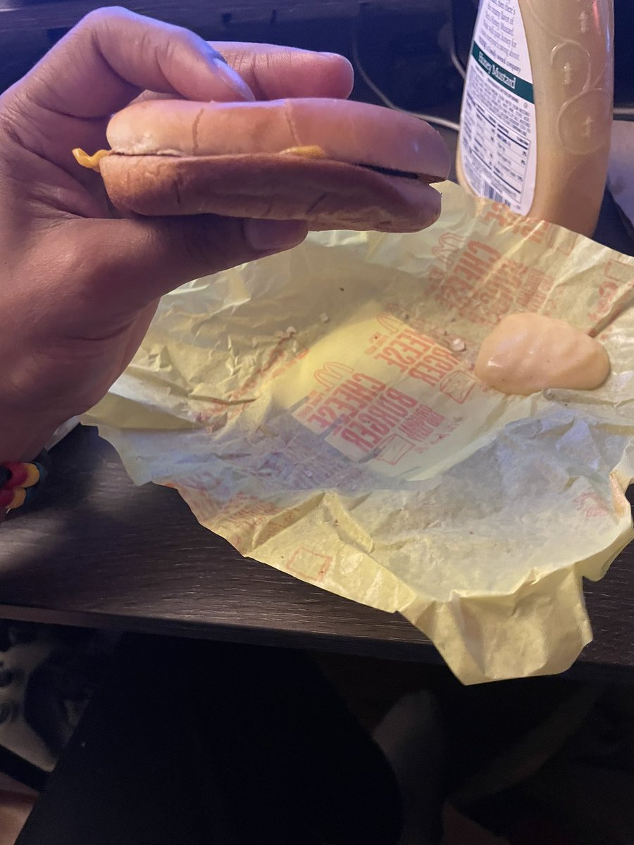 CUTINBLVCK's tweet image. YO WHAT DA FUCK GOOD DONALDS?!?!