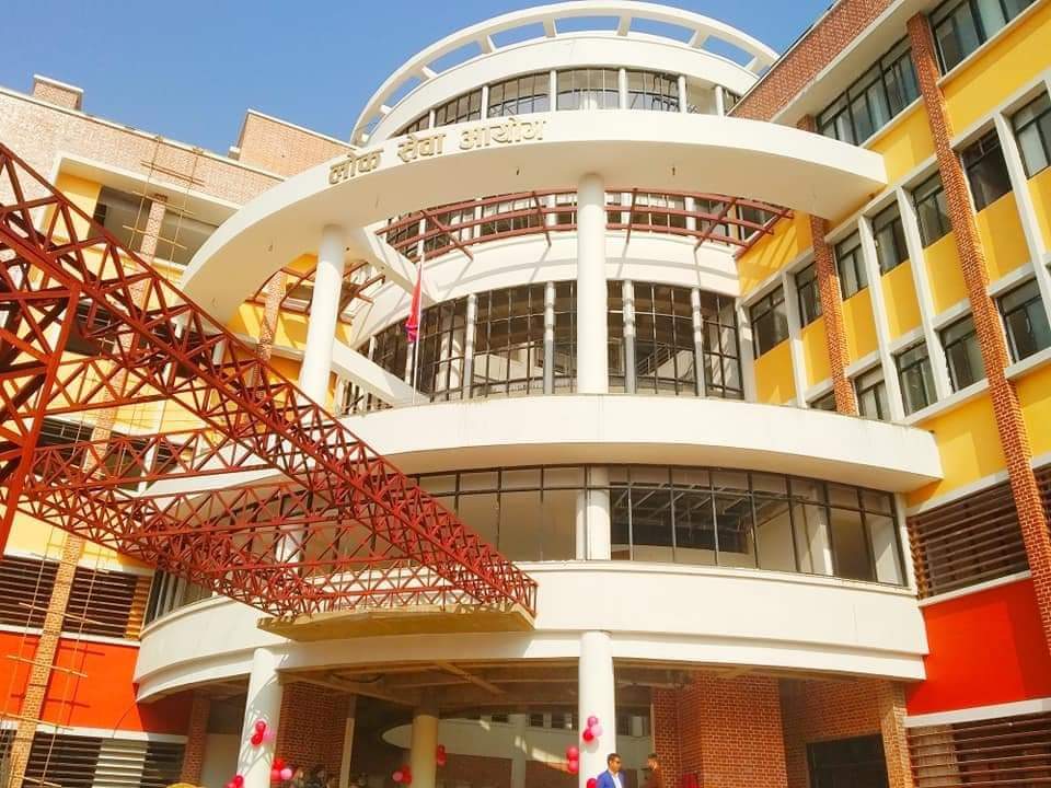 लोकसेवा आयोग केन्द्रीय कार्यालयको कमलपोखरी, काठमाण्डौमा नवनिर्मित भवन आज अध्यक्ष उमेश मैनालीले उद्घाटन  गर्नुभएको छ ! 
#हाम्रो_आस्था_र_विश्वासको_धरोहर 😍