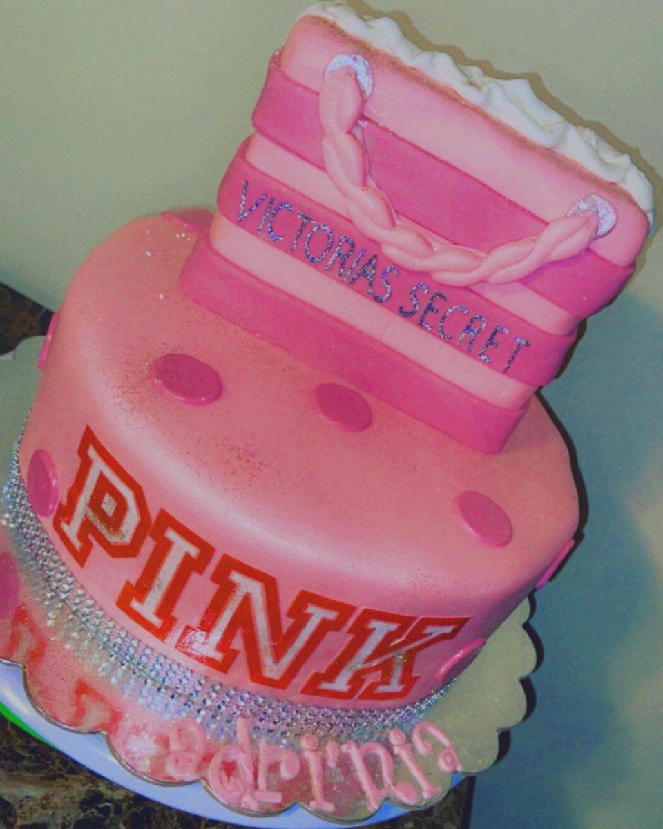 QueenieJ_SMP's tweet photo. @nyabeautybar Hi There😊 I’m Queenie J &amp; I’d like to spread the word about my business here in Atlanta and I’d love your support💜 Please Retweet To Show A Little Love🥰 
#SurpriseMePastry #Cakes #Cupcakes #Foodie #AtlBakers https://t.co/GnRzJly6v6