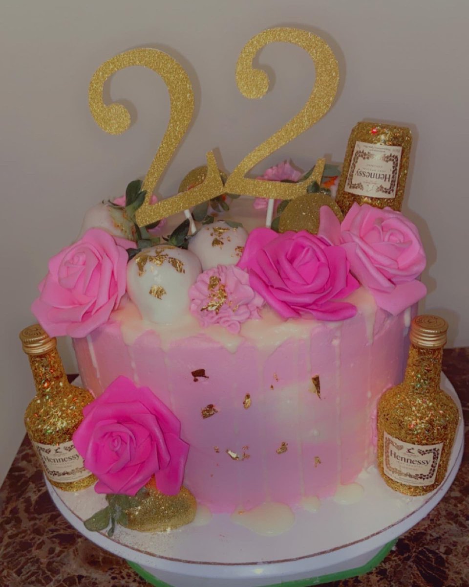 QueenieJ_SMP's tweet photo. @_rads0ul Hi There😊 I’m Queenie J &amp; I’d like to spread the word about my business here in Atlanta and I’d love your support💜 Please Retweet To Show A Little Love🥰 
#SurpriseMePastry #Cakes #Cupcakes #Foodie #AtlBakers https://t.co/WEbC9PzCtt
