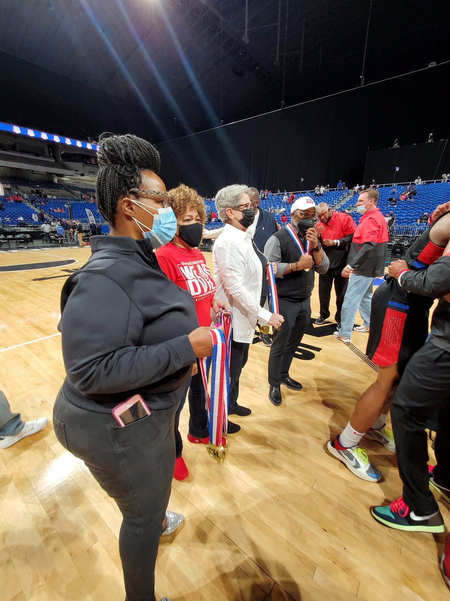 Congratulations Panthers! You played with heart and grit against a tough Austin Westlake team. And now you are the 2021 UIL 6A State Champions. Senior Zhuric Phelps had a big game and was named MVP. #WeAreDville <a href="/DuncanvilleBB/">Duncanville High School Boys Basketball 🏀</a>