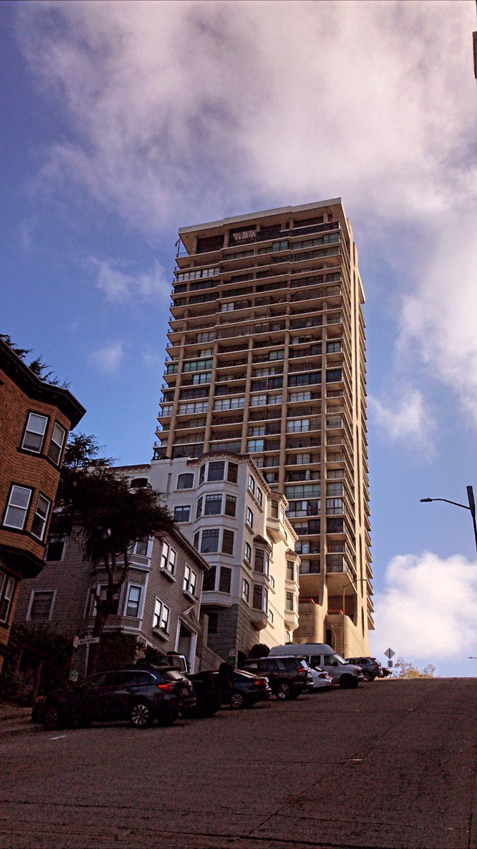 nikolaiCrypto's tweet photo. SF towers #sky #photography #iphonephoto https://t.co/TsZR6eZJhX