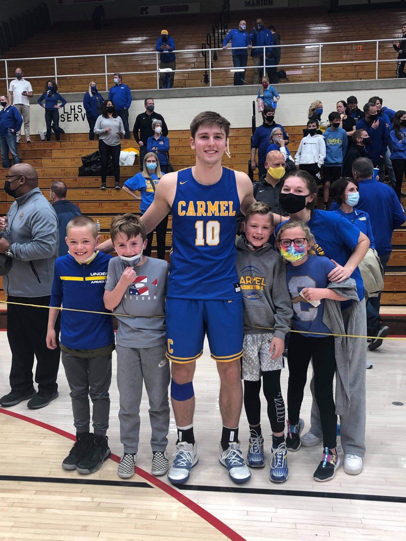 DK_kamp3's tweet image. Hounds win!  #NeverGiveUp @CarmelMBB @carmelathletics @Coach_Osborn @CarmelPupsBball @petersuder1