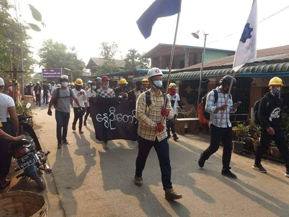 tw // blood
In PoneNar Su 5 Road, Bago,
a protestor from general strike got gunshot on hand &amp; thigh by violent crackdown of terrorists.
LOCOMOTIVE XYZ
#WhatsHappeningInMyanmar
#Mar14Coup