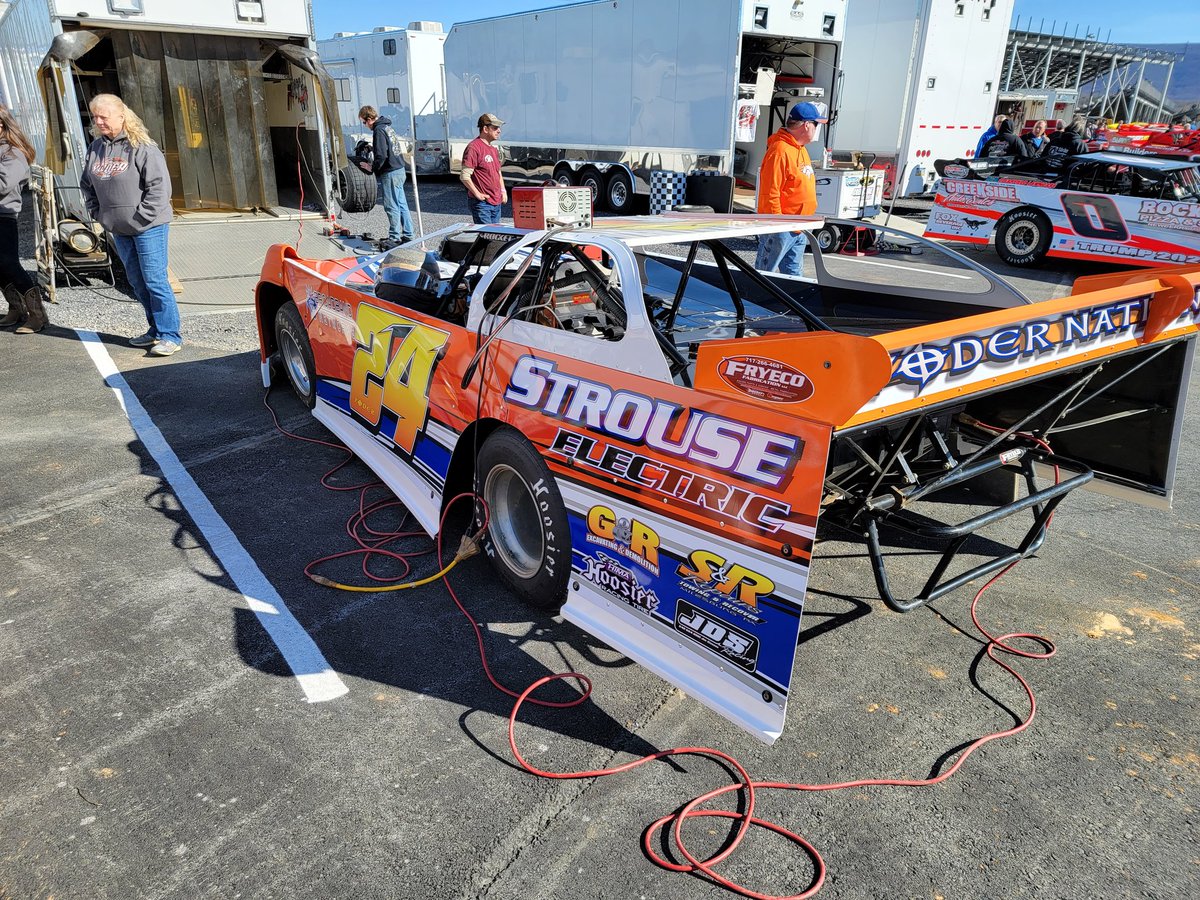 redtarget14's tweet image. #Yodernation preparing for racing action at @PortRoyalSpdway on Saturday the 13th! Two very popular racers who are always a threat when they unload!