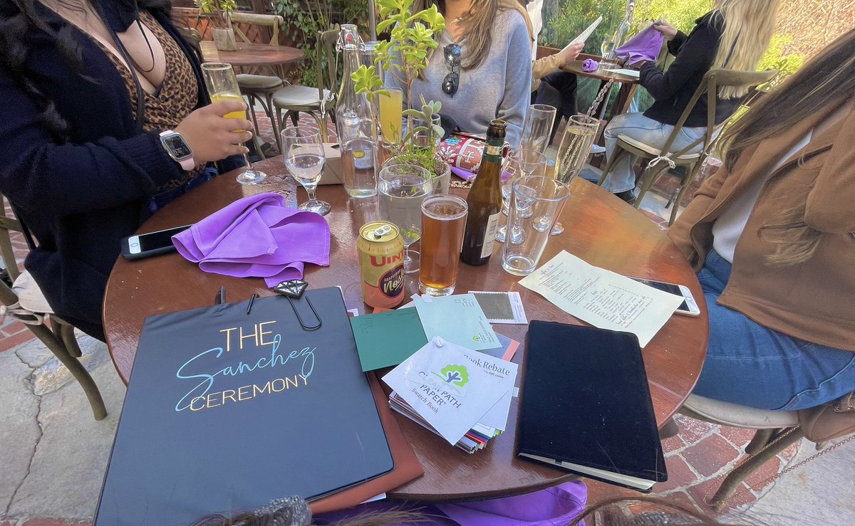 Lysssssr's tweet photo. Can’t talk rn, I’m doing wedding planning shit ✨#153days https://t.co/LpitjfC1jX