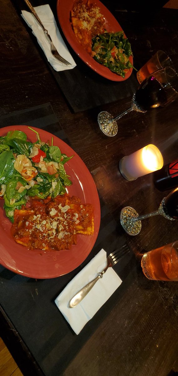 DJLisaFoxx's tweet photo. A delisssh dinner made fresh by my guy 🤗🤗🤗 2morrow marks 4 months for us 💙🥂😋 #palisadeseric #cheferic https://t.co/zrGjOP0cUO