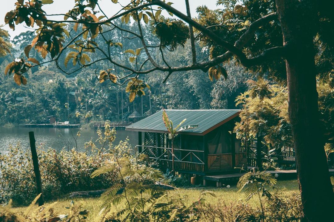 Good morning from 📍@lakebunyonyi 
Have you ever been here?#tulambule #VisitUganda #lakebunyonyi #takeonthepearlwithlove