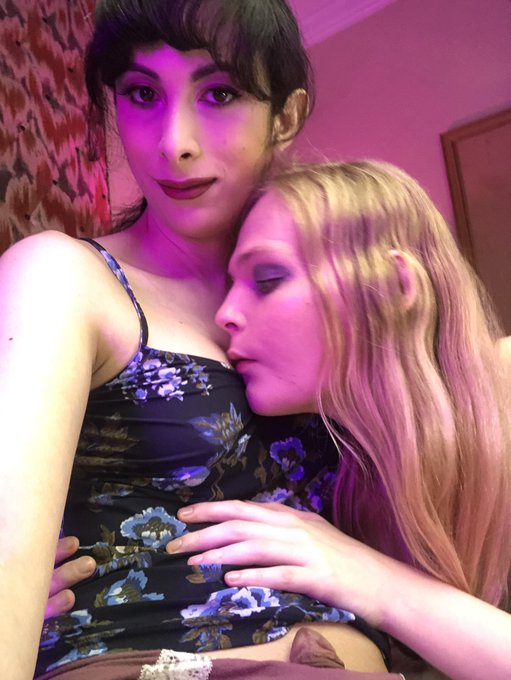 Guess who&rsquo;s on @Chaturbate?  @sofia_bun and me :)  https://t.co/Pjf9Foi80v https://t.co/UP353mY3tr<a class="tags" href="/tag/chaturbate">@chaturbate</a><a class="tags" href="/tag/sofia_bun">@sofia_bun</a><a href="/tag/mvsales"class="tags"><span>#mvsales</span></a><a href="/tag/mvtrans"class="tags"><span>#mvtrans</span></a>