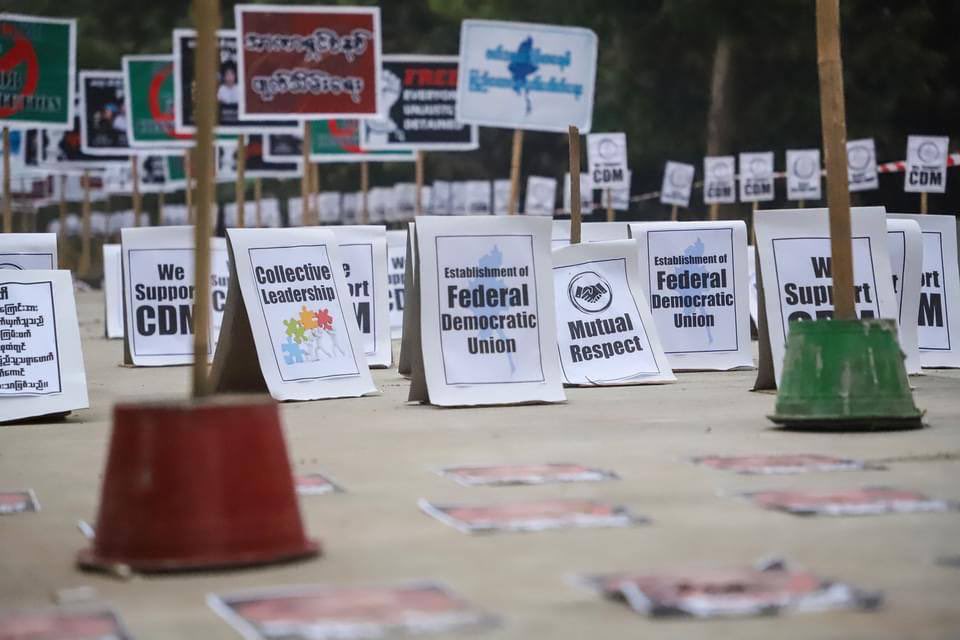 📍AyeYarWaddy Division, Myanmar
Karen youths held no-human strike in Ayeyarwaddy. Protest Smart 🗣
LOCOMOTIVE XYZ
#WhatsHappeningInMyanmar  #Mar14Coup
