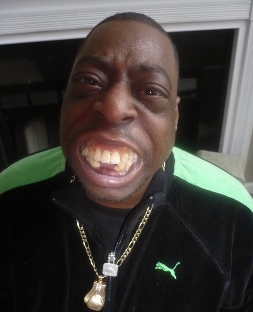 Beetlepimp's tweet photo. Cuppa new teef https://t.co/zdCPyrGuvm