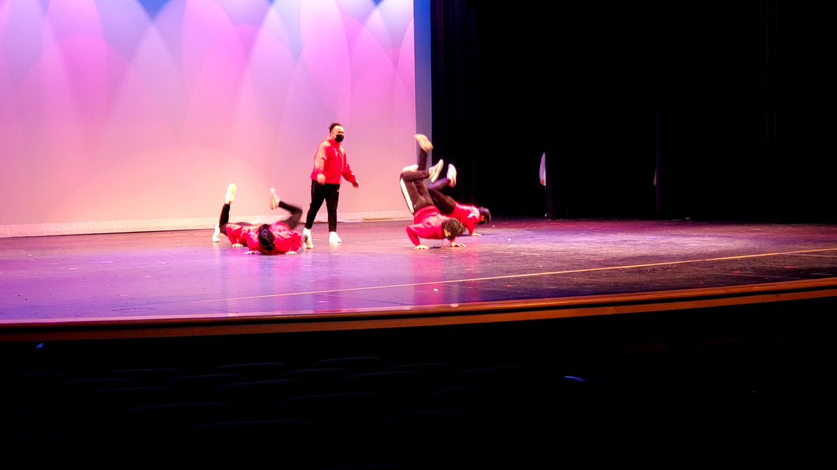 ProjectVja's tweet photo. The second performance today was brought by South East Asia. With insane amounts of energy and charisma, these three dances will get you pumped up and the fashion show will leave you absolutely stunned! https://t.co/4uyIWbpsqt