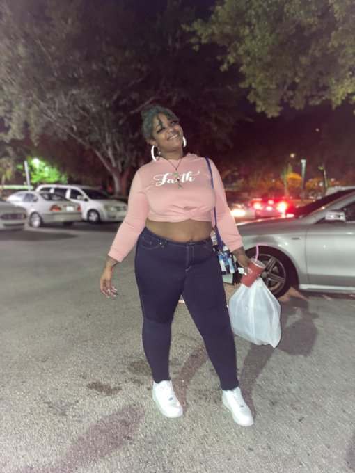 Goodskin Cici’s pics and videos