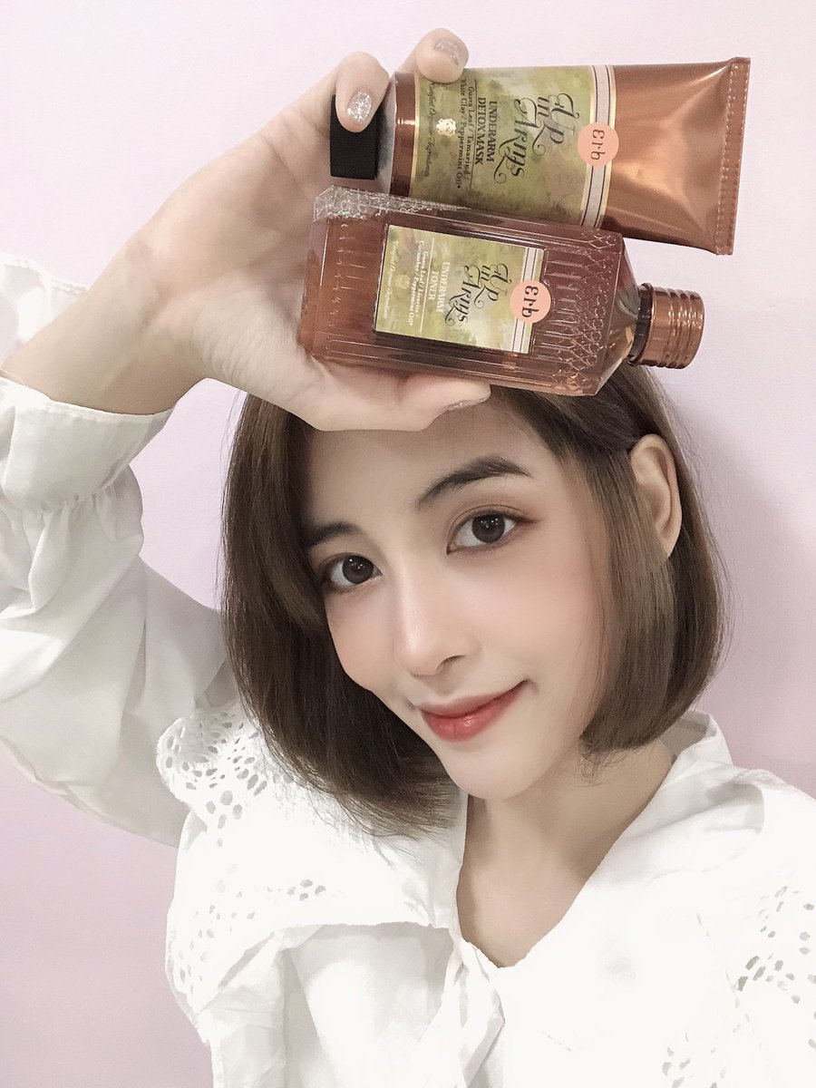 cpcpcpcpz's tweet photo. เต่าจ๋า กล้าโชว์แล้ว กับ Set คู่จาก Erb UP in Arm Underarm Skin Toner ใช้คู่กันกับ Erb UP in Arm Underarm Detox Mask ตัวช่วยที่จะทำให้ผิวใต้วงแขนของเรา ขาว เรียบเนียน แถมยังช่วยให้สะอาด สดชื่นหลังใช้ด้วย สาวๆไปหาซื้อกันนะ✨
#ErbUPinArmUpwithAura #เช็ดตรงไหนขาวตรงนั้น #Erbthailand https://t.co/4CJbdK5WK9