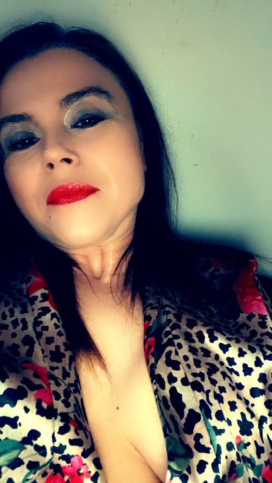 40 isn't so bad.  Definitely more fun than 20! So grateful for things to smile about. https://t.co/BlNdIVxSLg<a href="/tag/camgirl"class="tags"><span>#camgirl</span></a>
