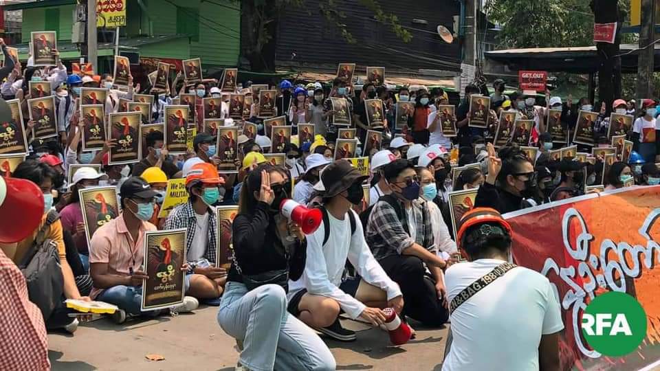 YuYuHtun14's tweet photo. Peaceful Endow Strike in South Okkalapa is still powerful with full of protesters in Yangon!!! 

LOCOMOTIVE XYZ

#WhatsHappeningInMyanmar
#Mar14Coup https://t.co/OOqVCYqMrZ