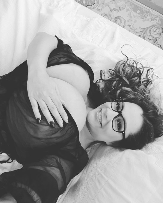 Happy weekend 🥰 https://t.co/nZa2iXUv1v