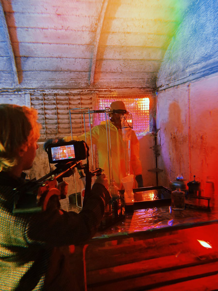 I weekenden har vi taget på en rejse mod Århus for at bruge to lange dage på et shoot med rapgruppen HUNNID22. Vi har bevæget os rundt på vidt forskellige locations såsom Mols Bjerge, i en Carls Jr., ved en bilvask etc. Vi ser meget frem til at dele projektet med folk! 🚀🌴