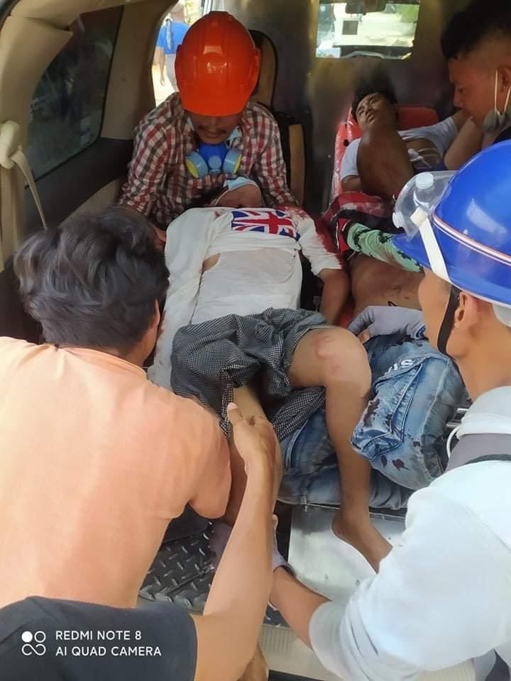 tw // blood ,death
Happening in Shwe Pyi Thar,Yangon 
At least 7 people are severely injured in a violent crackdown in Hlaing Tharyar, three people died on the spot
🚨Please help  🆘😭🙏🙏 <a href="/KBSWorldTV/">KBS WORLD TV</a> <a href="/YourAnonCentral/">Anonymous</a> 
#WhatsHappeningInMyanmar
#Mar14Coup