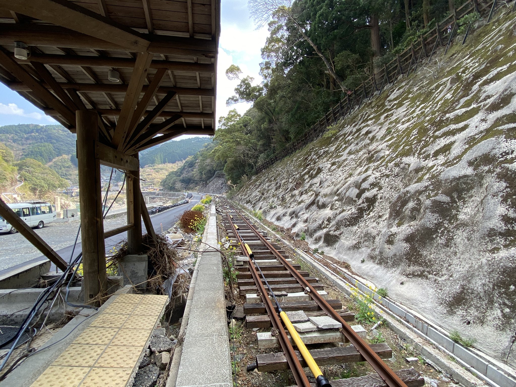 えん 今日はね 7月4日の豪雨水害で 被害にあった 球磨村一勝地 球泉洞駅に行って来ました