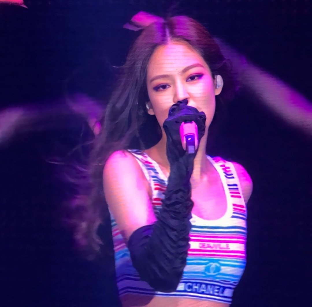 jenminwium's tweet photo. don't they look so hot on stage? https://t.co/oUXryecwaS