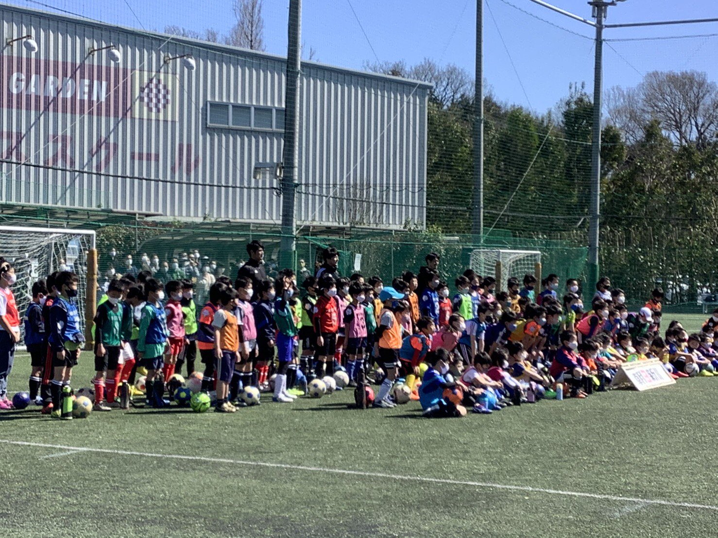 青山 隼 朝日新聞サッカースクールin八千代 無事に終わりました 今回のチーフコーチは名波さんでした 昔から憧れていたレジェンドとご一緒できるなんて 夢のような時間でした 朝日新聞サッカースクール サッカー少年 サッカースクール J